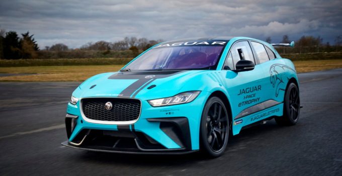 Jaguar I-PACE eTROPHY: corrida com carros elétricos da Jaguar