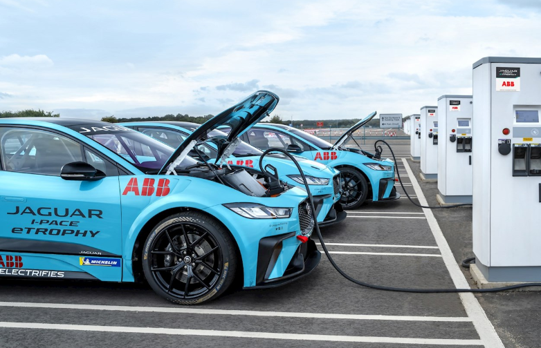 I-PACE eTROPHY ABB