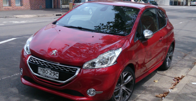 Peugeot 208 elétrico poderá ser lançado em 2019