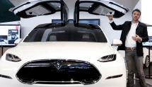 Franz von Holzhausen: o designer dos carros da Tesla