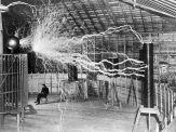 Quem foi Nikola Tesla e por que a Tesla Motors usa seu nome?