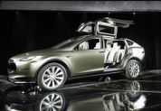 Tesla Model X P100D: “O carro mais difícil de construir do mundo!”